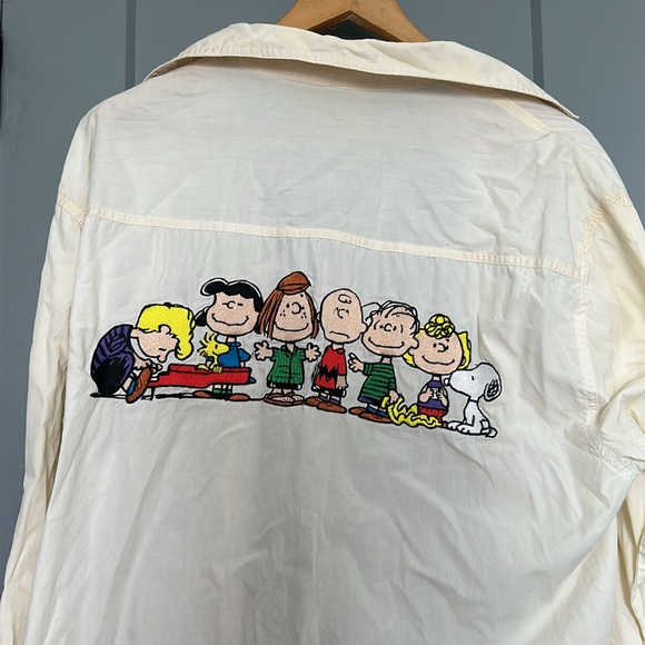 Other - MENS BUTTONUP PEANUTS SHIRT